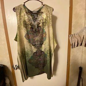 Catherine’s sleeveless Blk & Green shirt